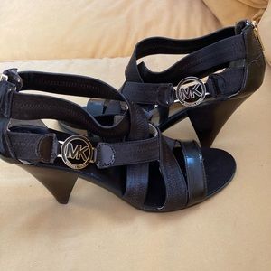 MICHAEL MICHAEL KORS.HEELS SIZE 8 M to N.